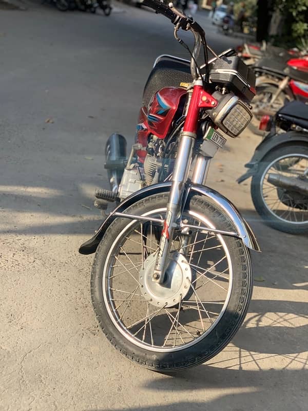 Honda 125 2016 last model 10/9 Rs 96000 3