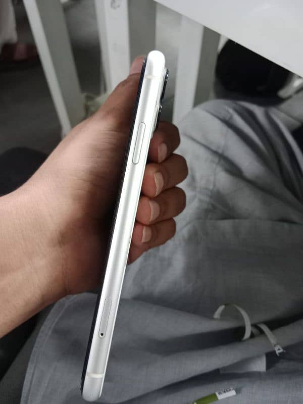 iphone 11 FU 4