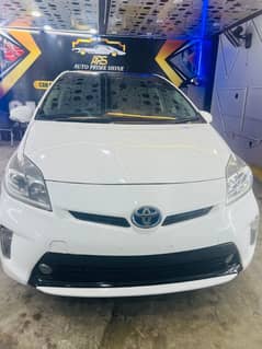 Toyota Prius 2014/17 better then civic city vezel fit corolla altis