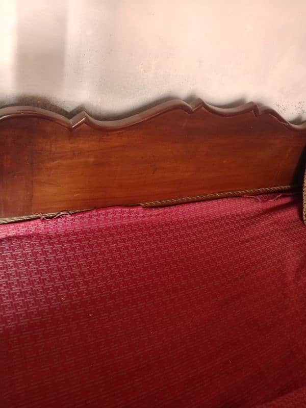 2 bads Hy bht achy. . . Sath new mattress. . . . arjent deny hy 0