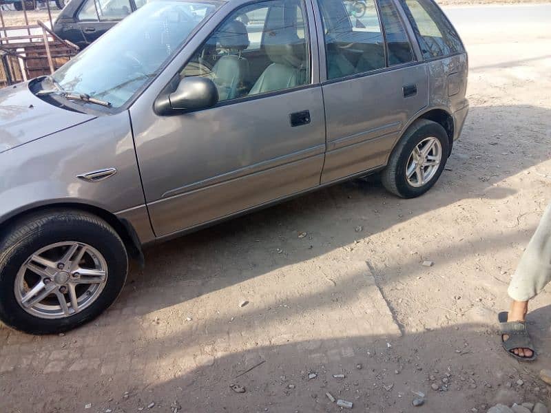 Suzuki Cultus 2016 1