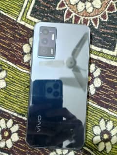 10/10 mobile hai Daba charger Nahi hai