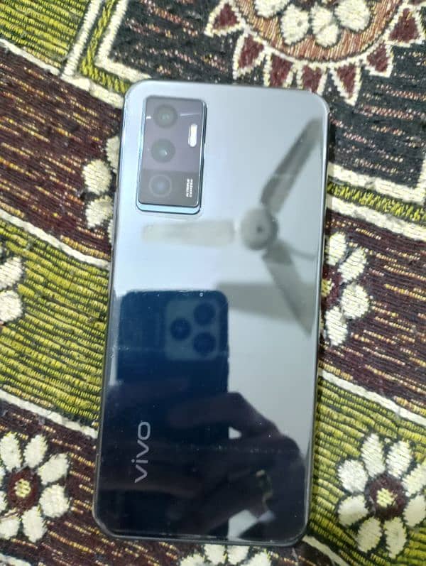 10/10 mobile hai Daba charger Nahi hai 0