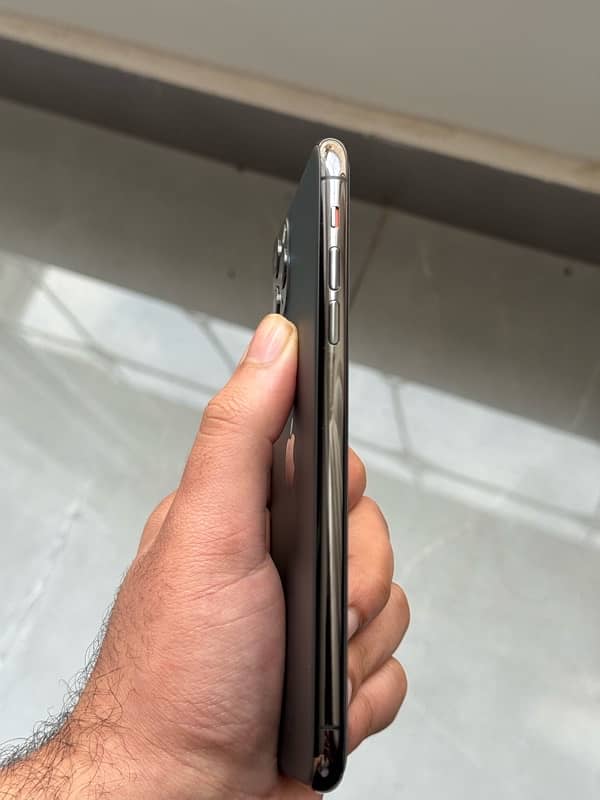 iPhone 11 Pro Max factory unlock non pta 64 Gb grey 7