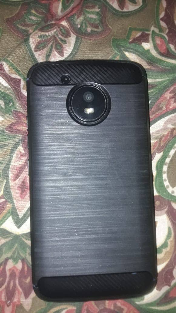 Moto E4 1