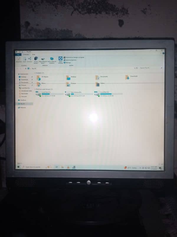 17 inch LCD far sale urgent 2