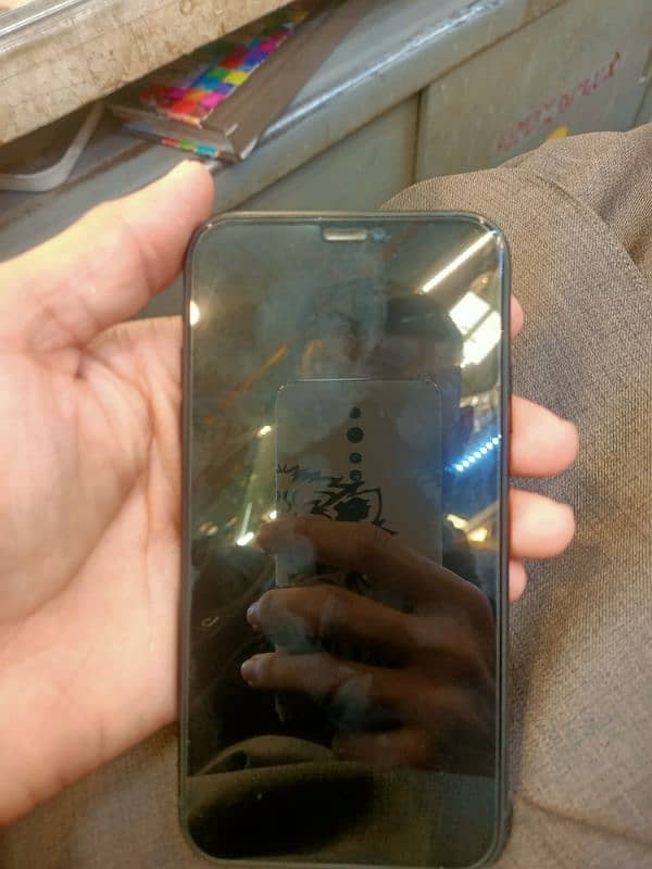 I phone XR Non pta Black color 64 gb, 85 battery health 1