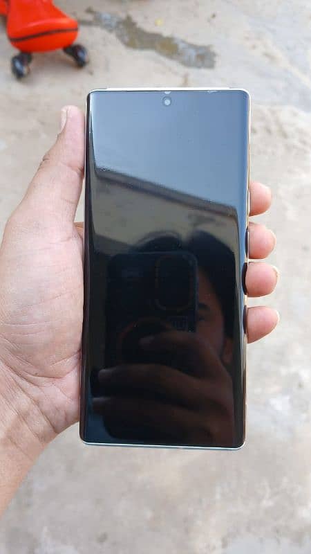 Google Pixel 6 pro Read full ad first 4