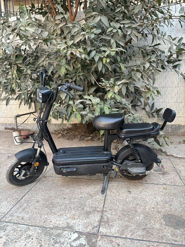 electric scooty 0