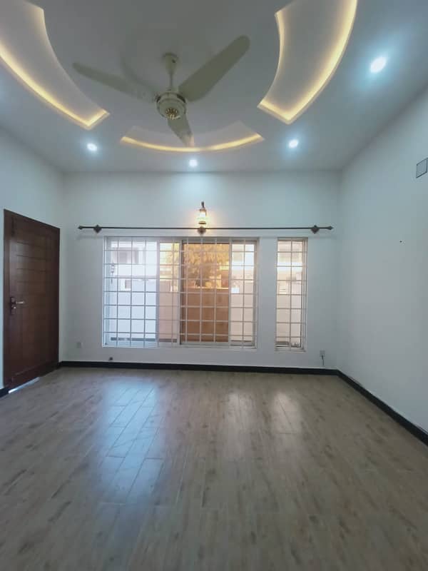 10 marla house for rent sector C3 bahria enclave islamabad 7