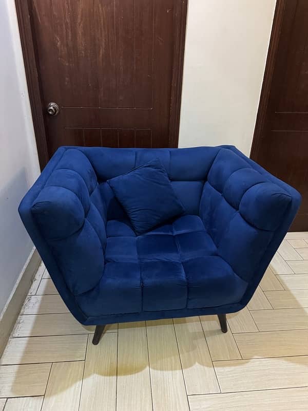 5-Seater Modern Sofa – Stylish & Comfortable | For Sale! 1