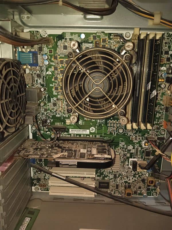 HP Compaq Elite 8300 + Nvidia GeForce GT 630 3