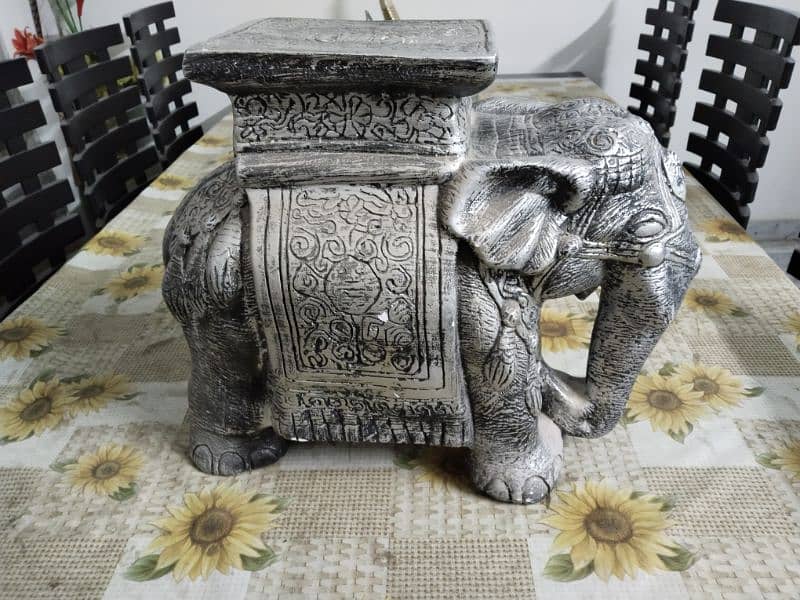 Beautiful elephant decoration piece 0