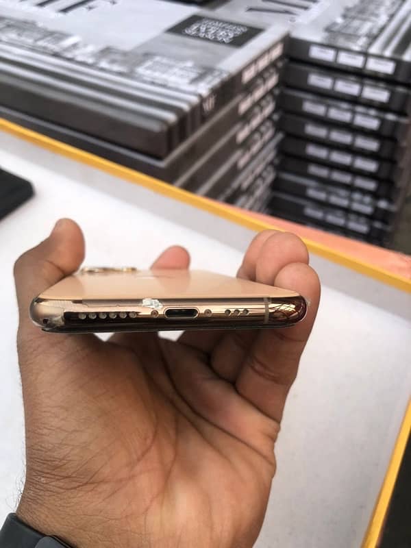 I phone 11pro dual pta 64gb 1