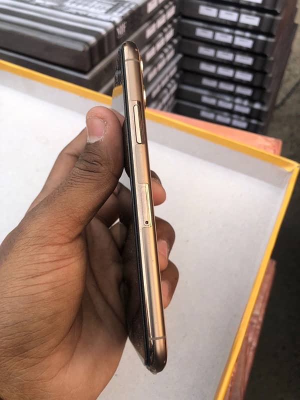 I phone 11pro dual pta 64gb 3