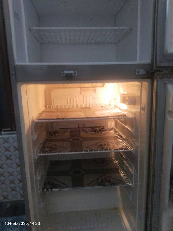 Supar Gold Refrigerator  medium size  condition 10/8 well and good 2