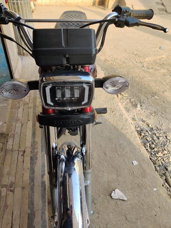 Honda 125 . . mery naam par hai total file smart card 0