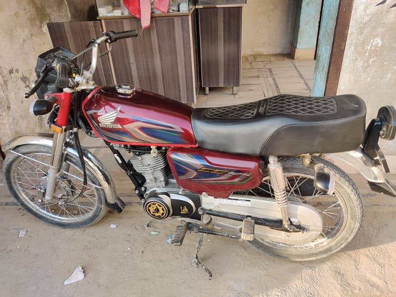 Honda 125 . . mery naam par hai total file smart card 3