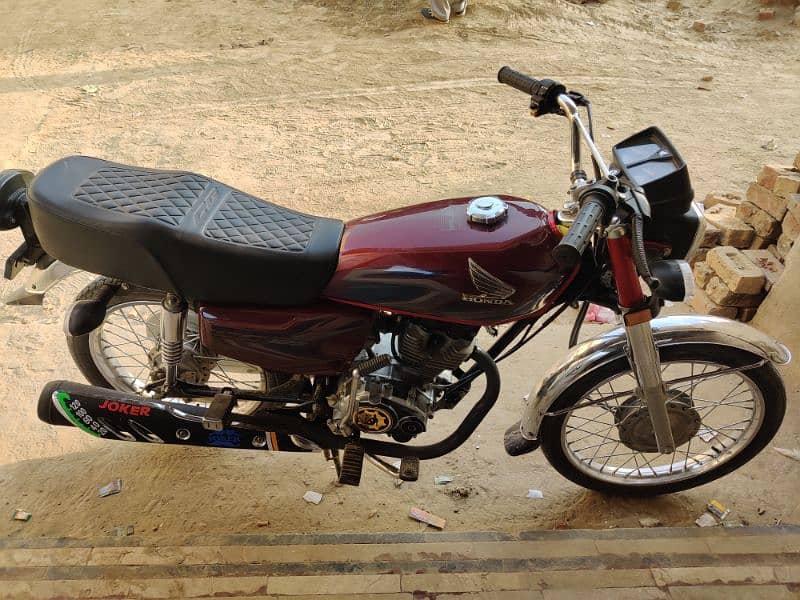 Honda 125 . . mery naam par hai total file smart card 4