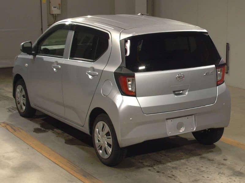 Daihatsu Mira 2021 3