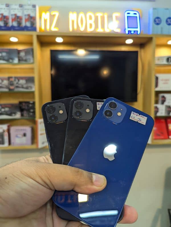 iphone 11/12/13 64/128 GB fresh USA stock available 3