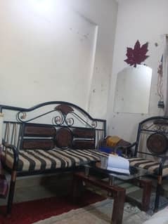 iron ka only 5 seter sofa set good condition