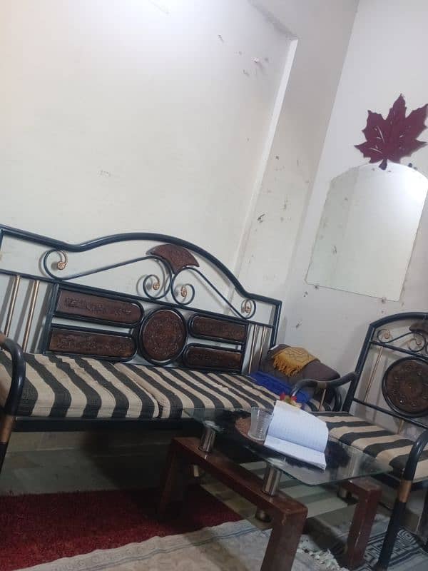 iron ka only 5 seter sofa set good condition 1