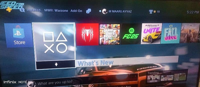 PLAYSTATION 4 (PS4) WITH CONTROLLER AND GAMES ACCOUNT ALMOST NEW 5