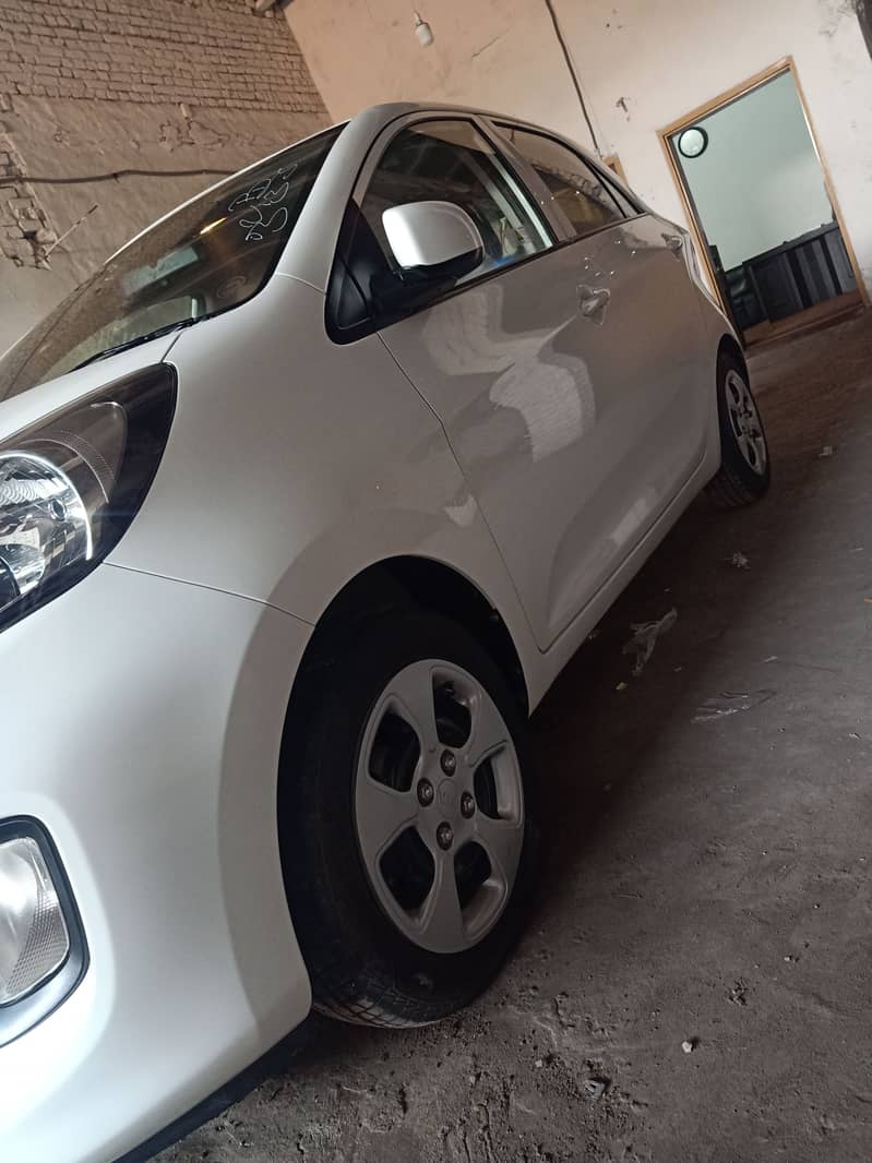 KIA Picanto  ful option low milag 24600 km scrachless brand new 3