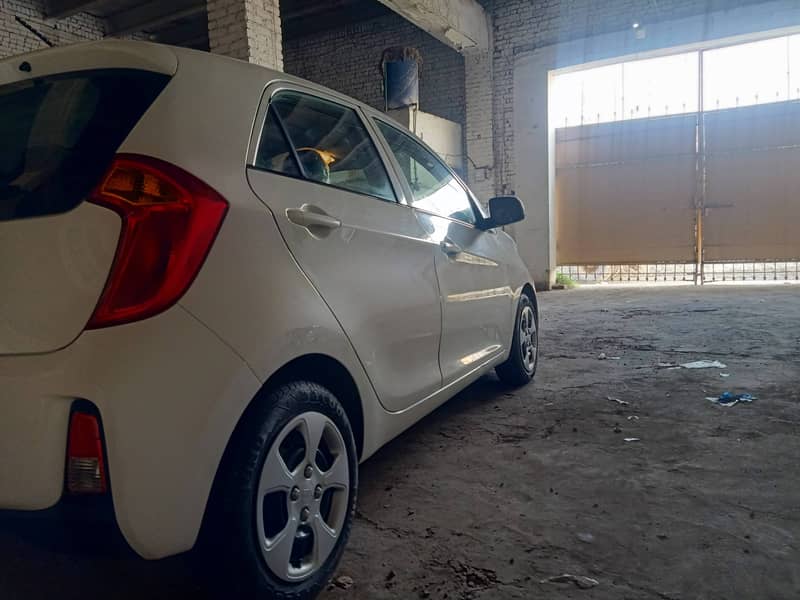 KIA Picanto  ful option low milag 24600 km scrachless brand new 4