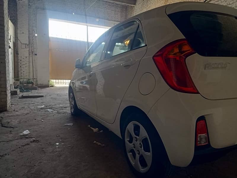 KIA Picanto  ful option low milag 24600 km scrachless brand new 5