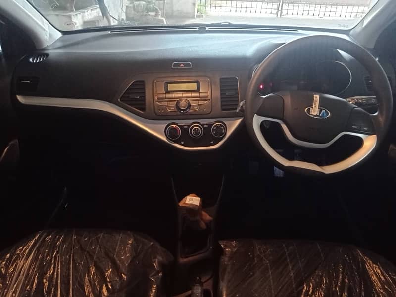 KIA Picanto  ful option low milag 24600 km scrachless brand new 9