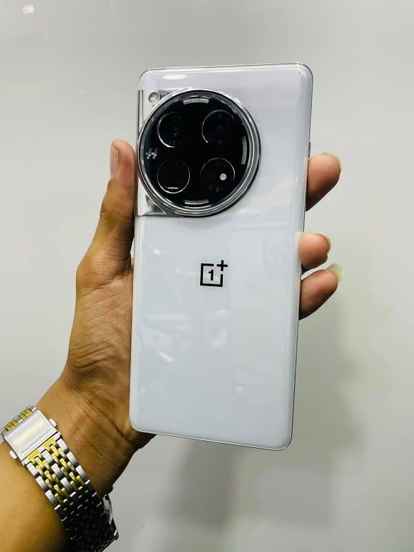 OnePlus 12 1