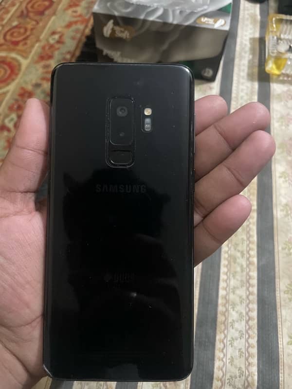 Samsung galaxy s9+ black with box 1