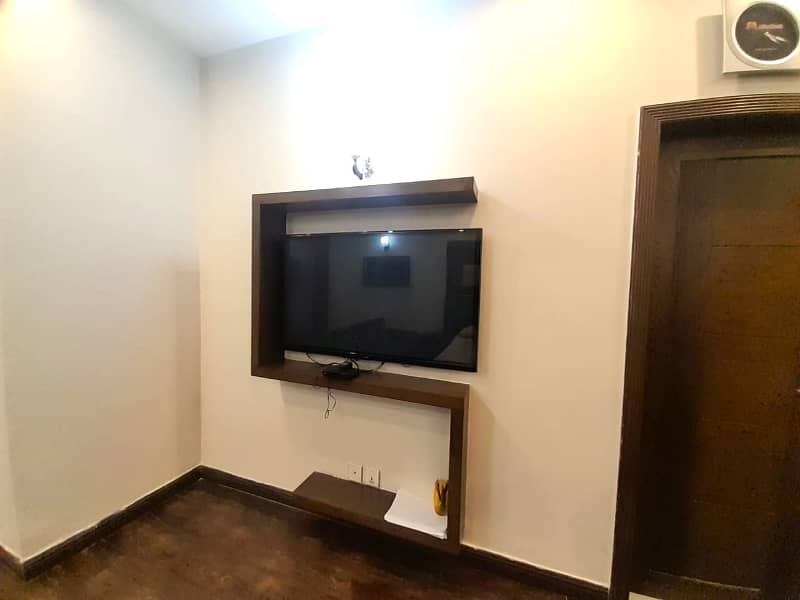 10 MARLA FULLY FURNISHED HOUSE BLOCK D FOR SALE 17