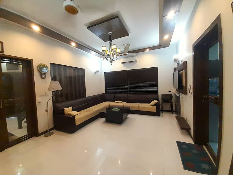 10 MARLA FULLY FURNISHED HOUSE BLOCK D FOR SALE 21