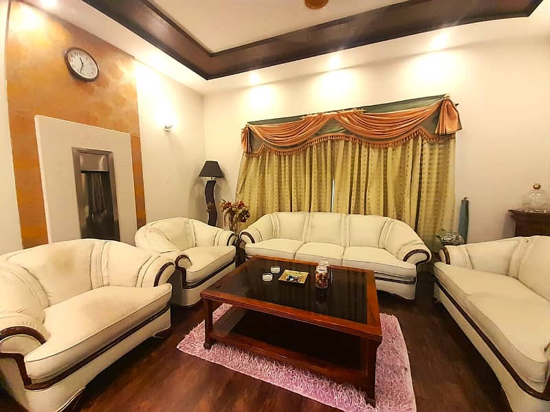 10 MARLA FULLY FURNISHED HOUSE BLOCK D FOR SALE 25