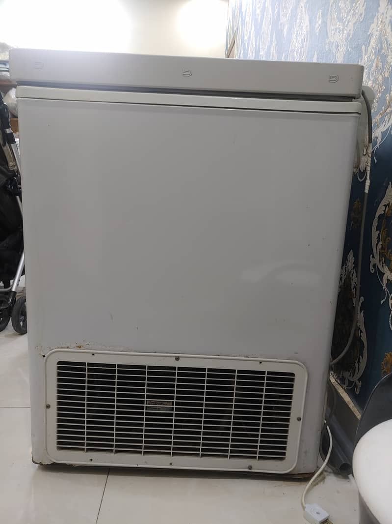 Dawlance Deep Freezer 2 Door Urgent Sell 2