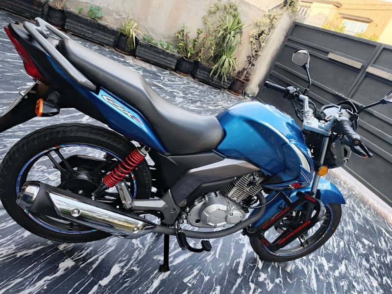 Suzuki GSX125 (Nov 2023) New Condition 2