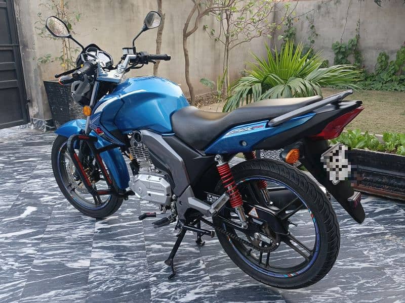 Suzuki GSX125 (Nov 2023) New Condition 4