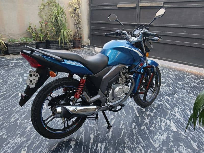 Suzuki GSX125 (Nov 2023) New Condition 5