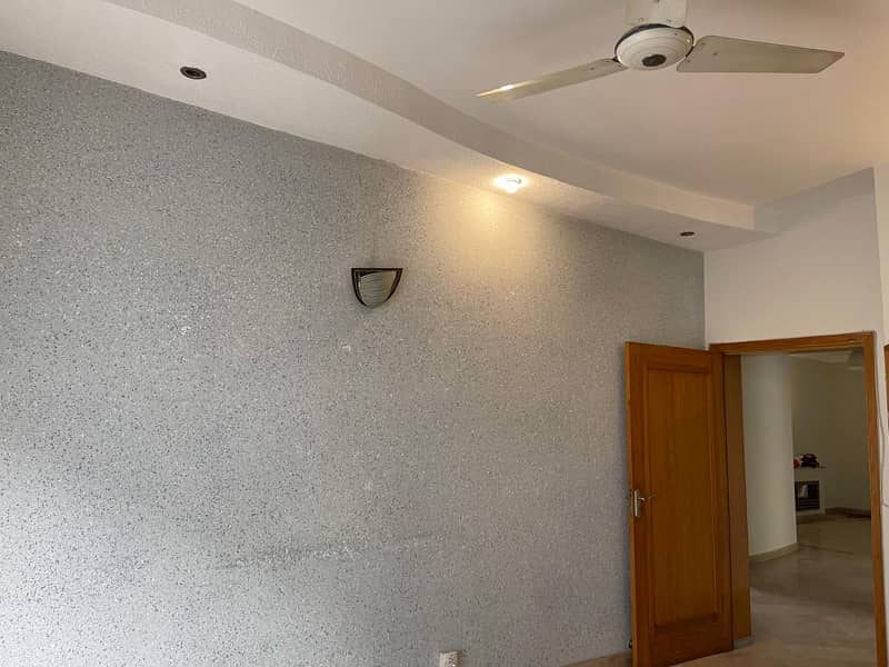 1 kanal upper Portion For Rent In DHA Phase 5 Lahore 9