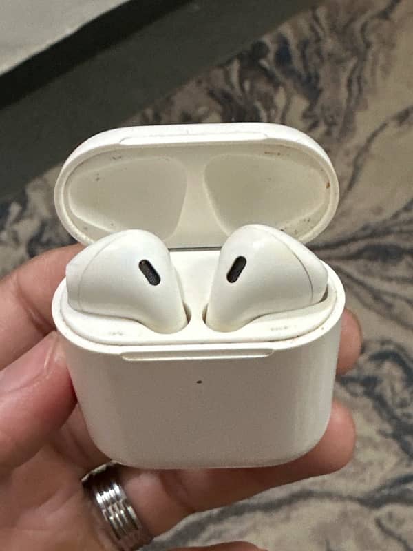 airpods 2nd gen 0