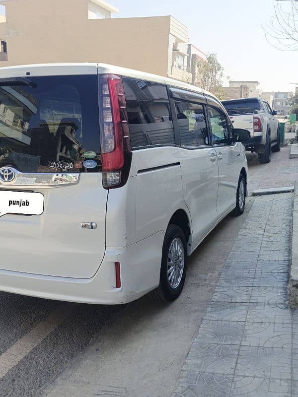 Toyota Noah 2019 2