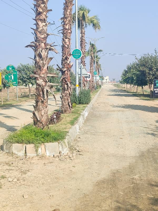 Haven Farms is a project of the Safari Garden Housing Scheme. It is an LDA approved housing society located right at Sua-e-asal road adjacent to Safari Garden Housing Scheme and developed by Hajveri Builders & Developers. Haven Farms 6