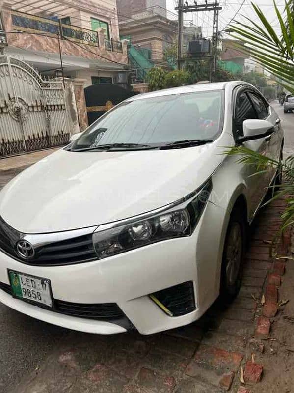 Toyota Corolla Altis 2017 11