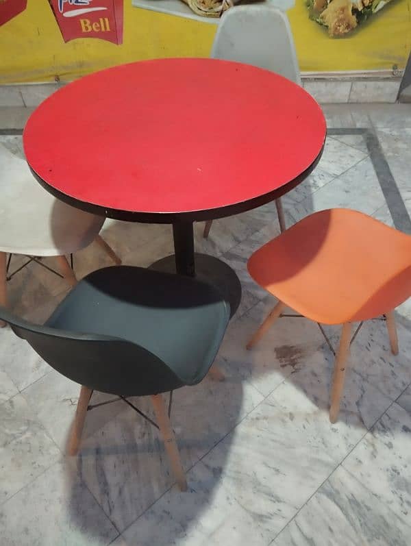 pizza Restaurant table chairs 1