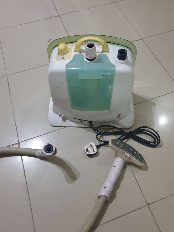 Garment Steamer 1