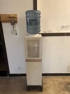 Water dispenser with fridge