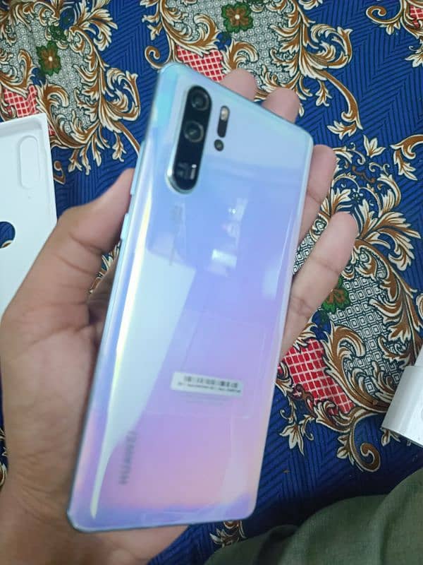 Huawei P30 pro only 1 month used 1